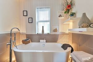 Photo 11- click for photo gallery